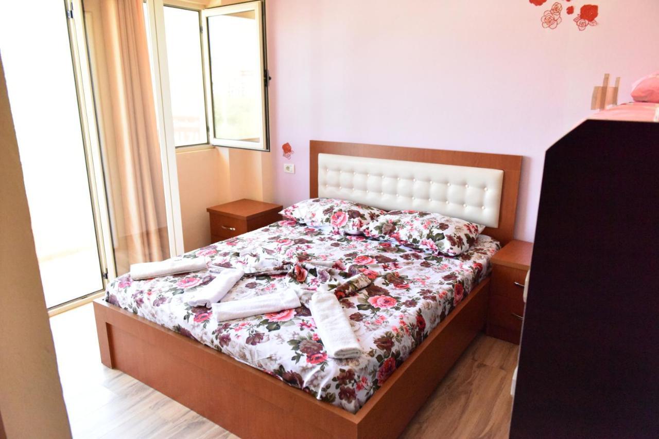 Hotel Kriti Max , Shengjin Shëngjin المظهر الخارجي الصورة