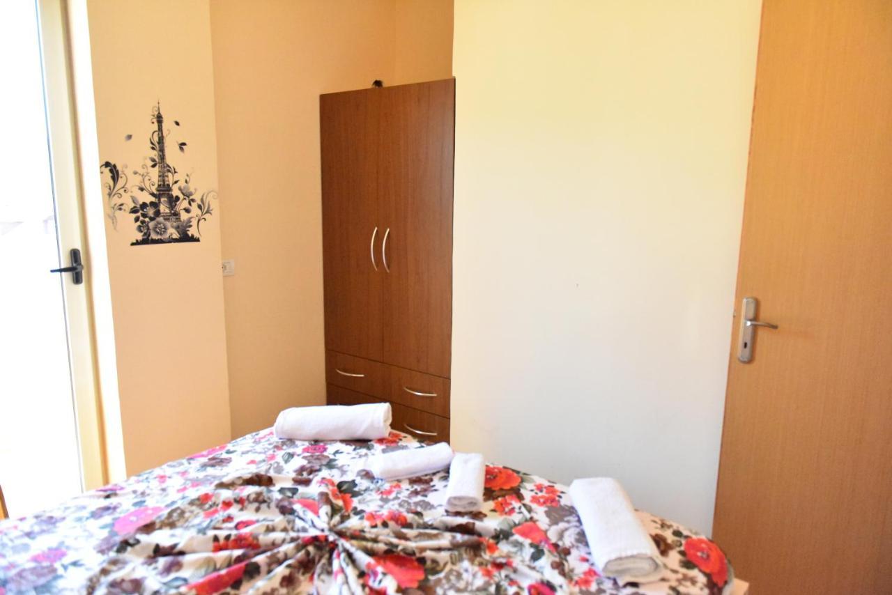 Hotel Kriti Max , Shengjin Shëngjin المظهر الخارجي الصورة