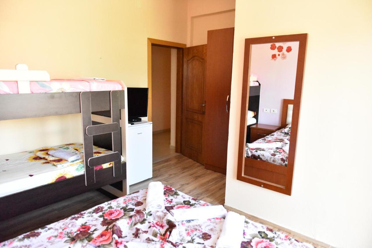 Hotel Kriti Max , Shengjin Shëngjin المظهر الخارجي الصورة