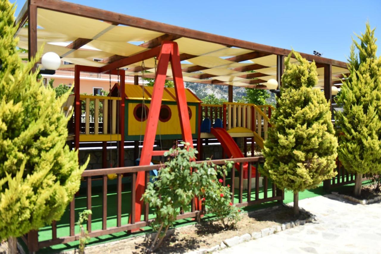 Hotel Kriti Max , Shengjin Shëngjin المظهر الخارجي الصورة