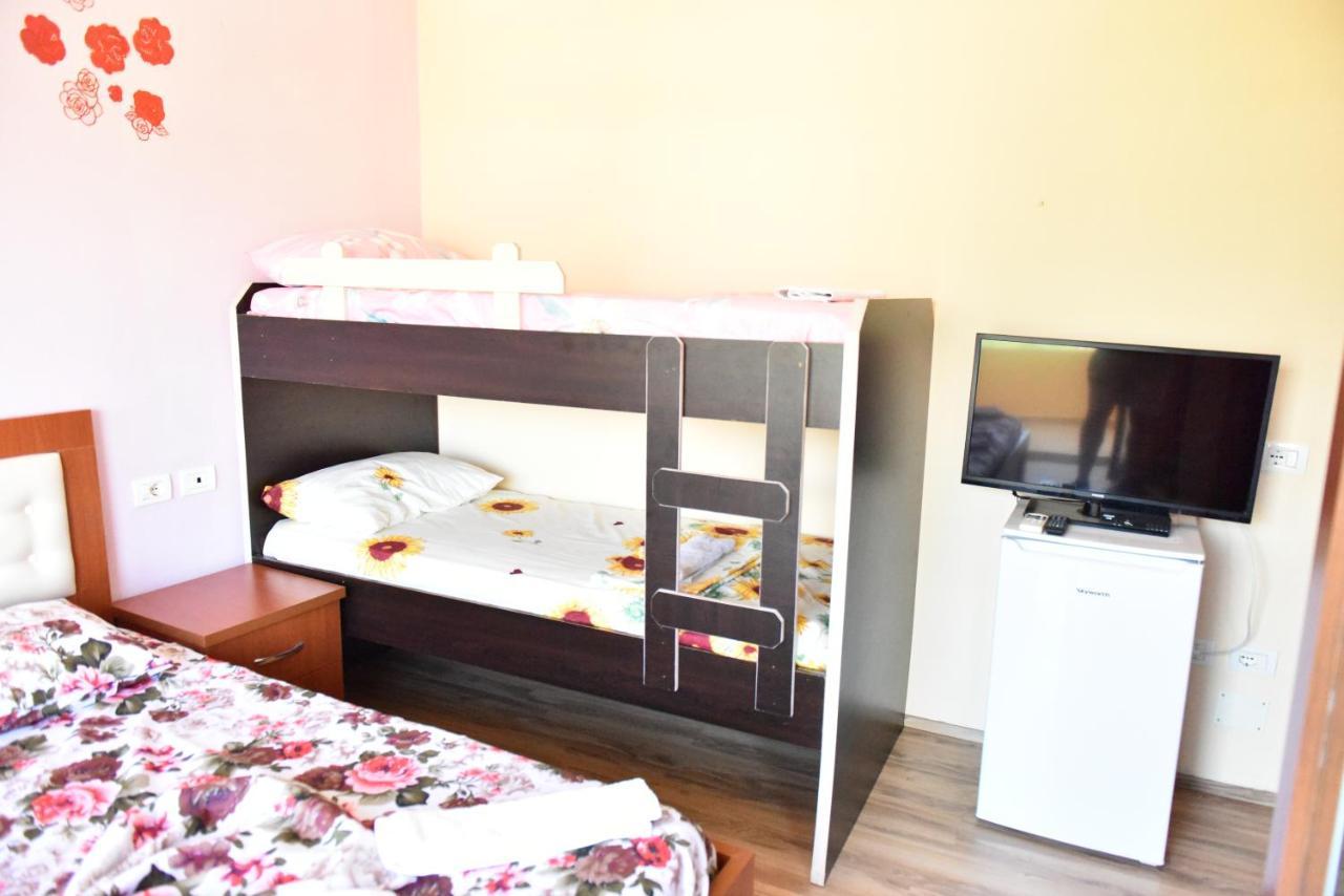 Hotel Kriti Max , Shengjin Shëngjin المظهر الخارجي الصورة