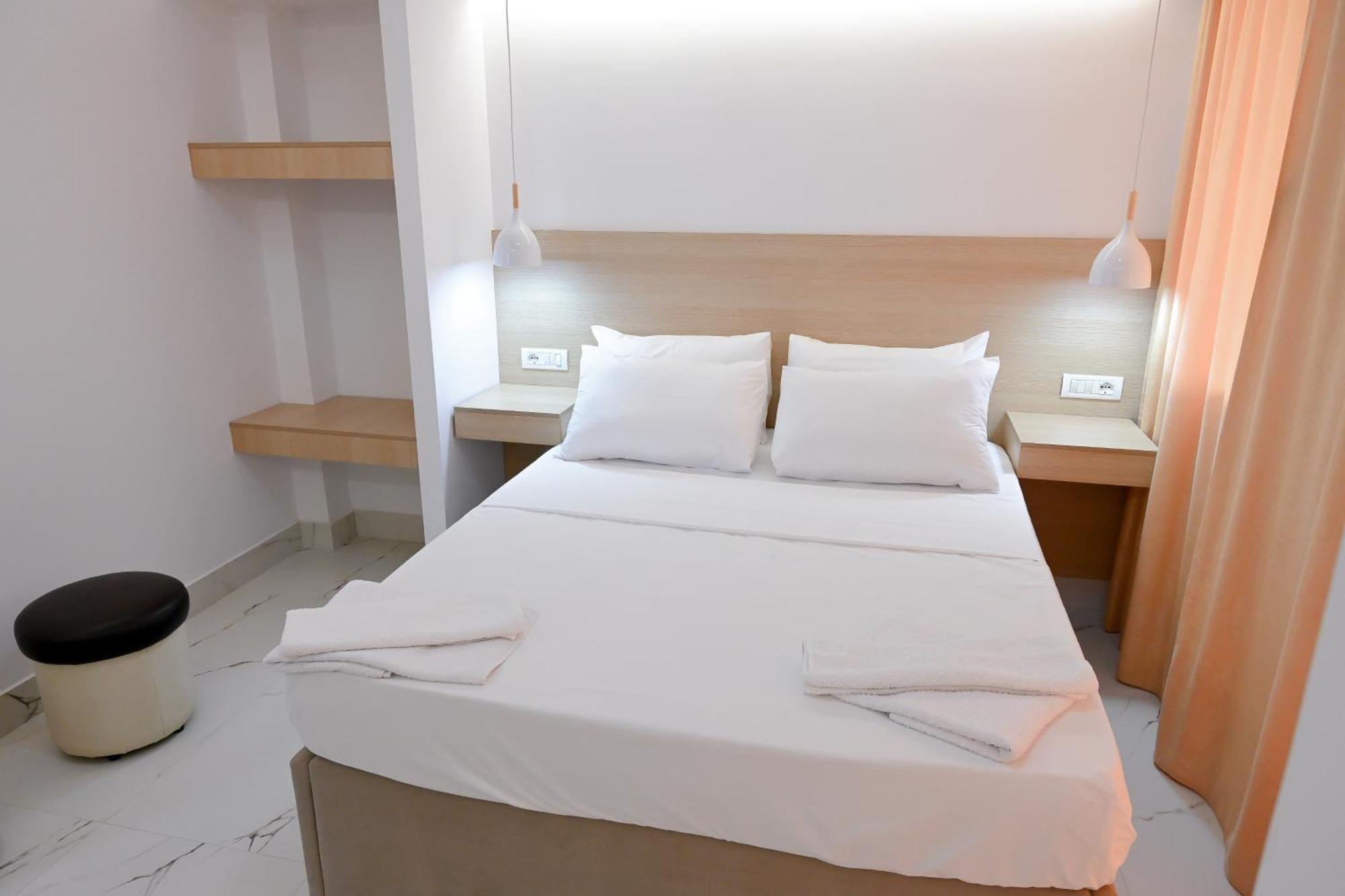 Hotel Kriti Max , Shengjin Shëngjin المظهر الخارجي الصورة
