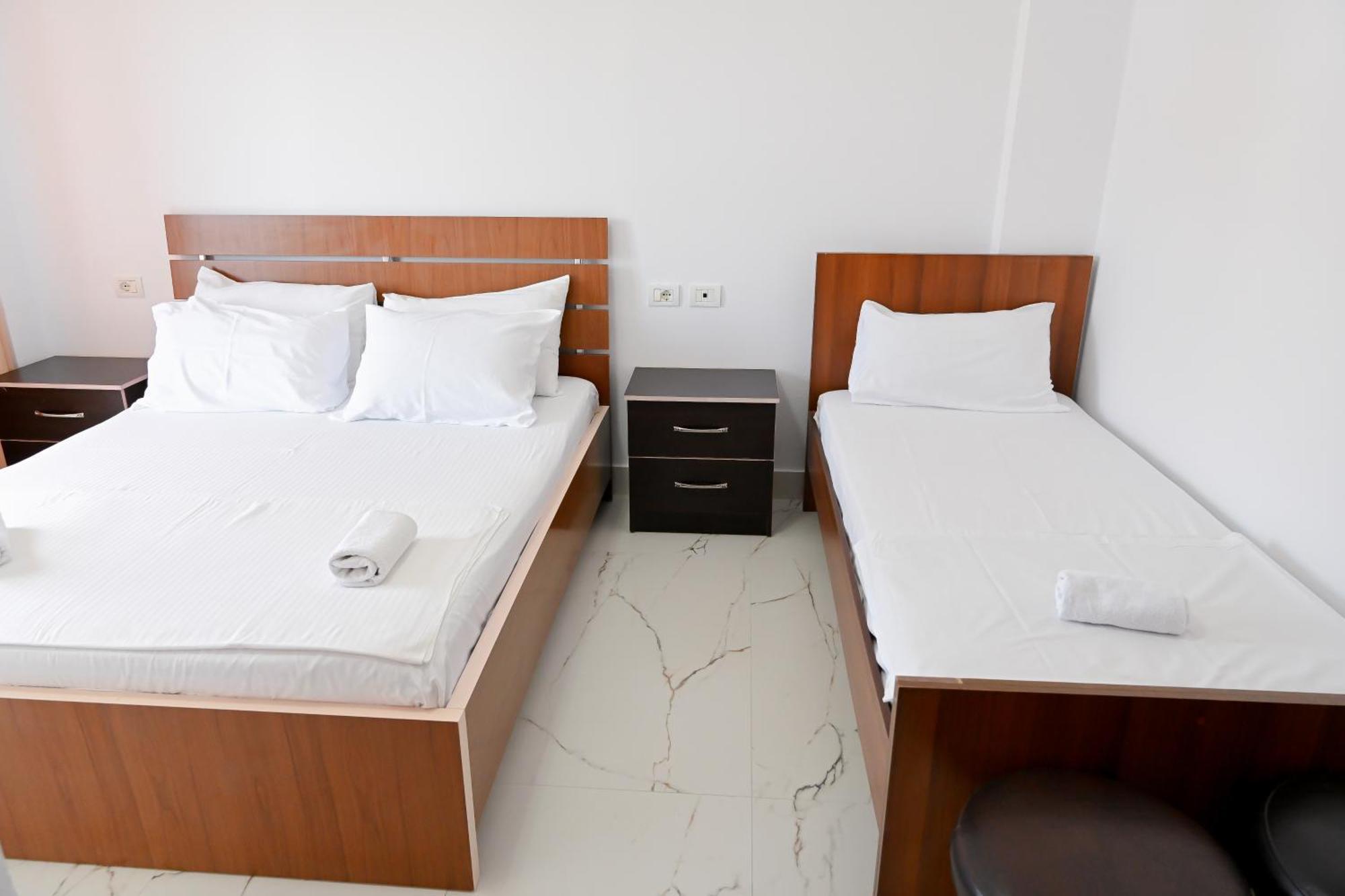 Hotel Kriti Max , Shengjin Shëngjin المظهر الخارجي الصورة