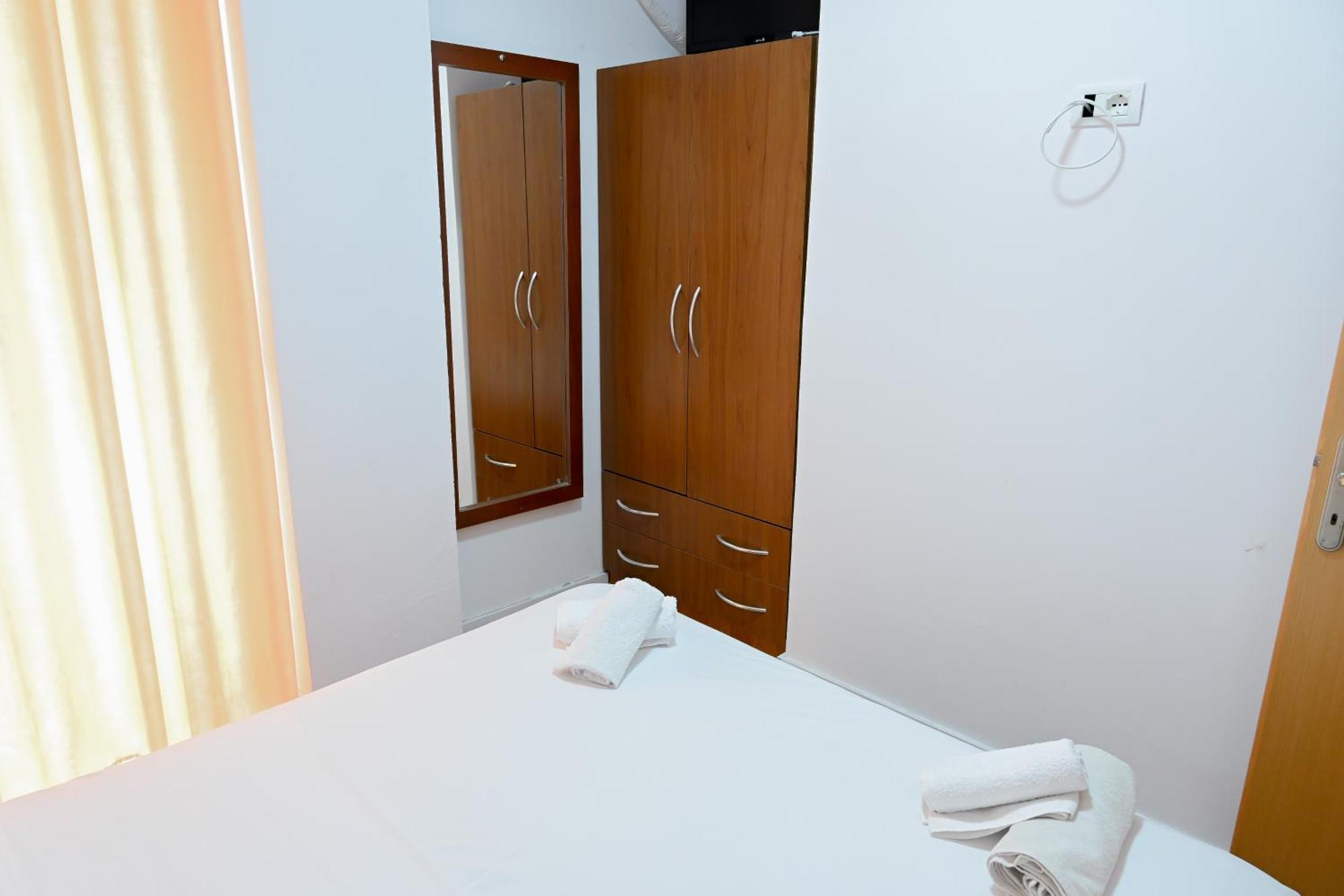 Hotel Kriti Max , Shengjin Shëngjin المظهر الخارجي الصورة