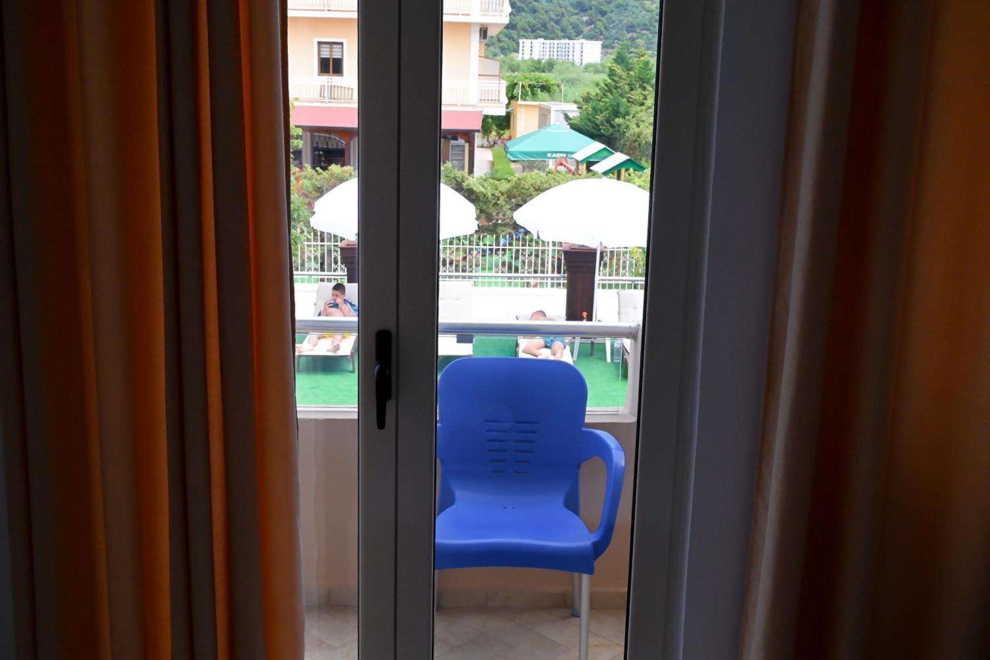 Hotel Kriti Max , Shengjin Shëngjin المظهر الخارجي الصورة