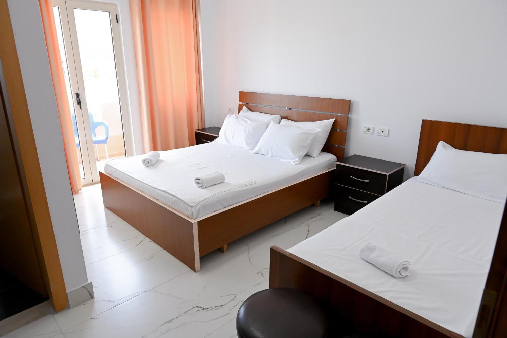 Hotel Kriti Max , Shengjin Shëngjin المظهر الخارجي الصورة