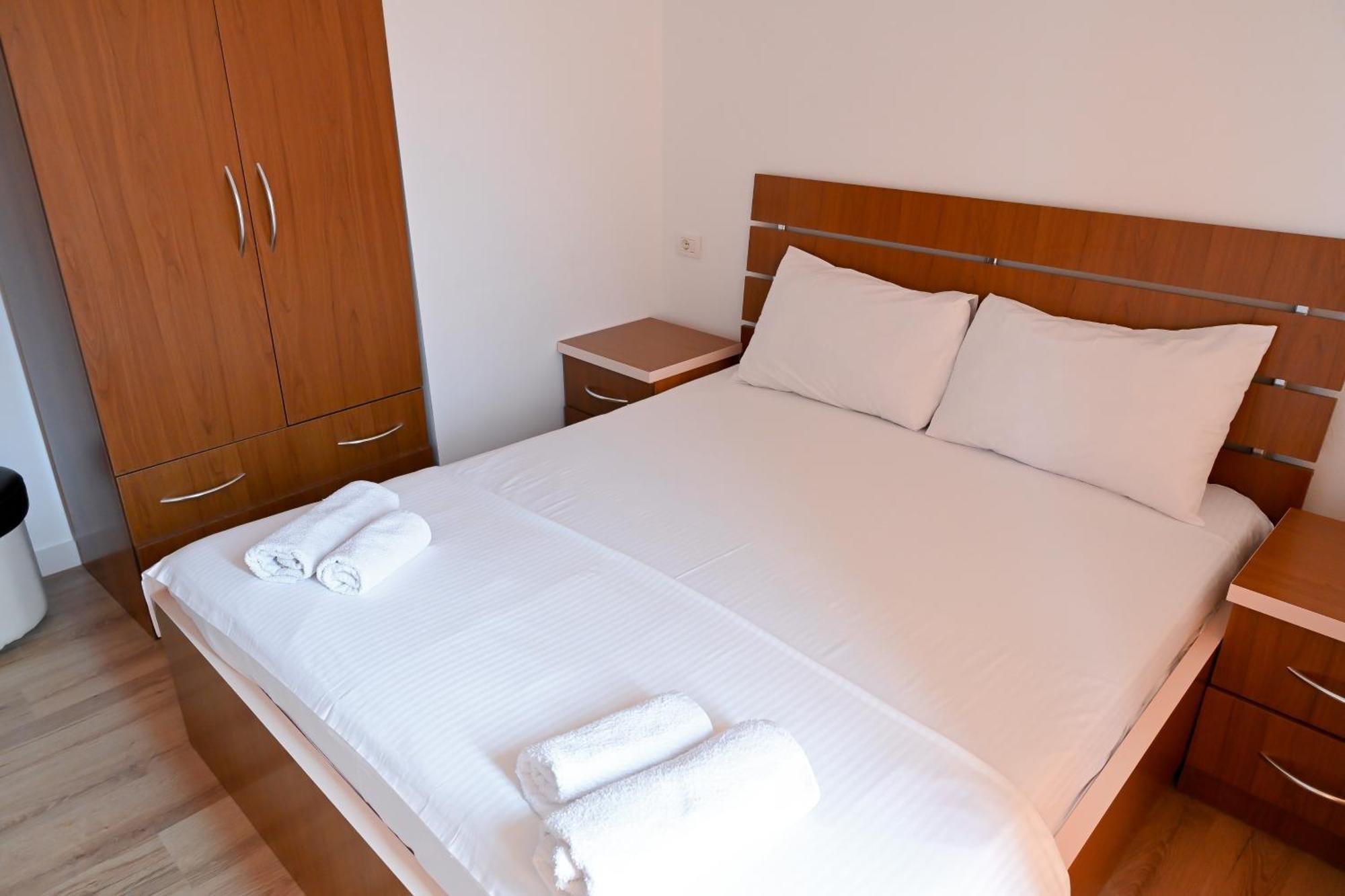 Hotel Kriti Max , Shengjin Shëngjin المظهر الخارجي الصورة