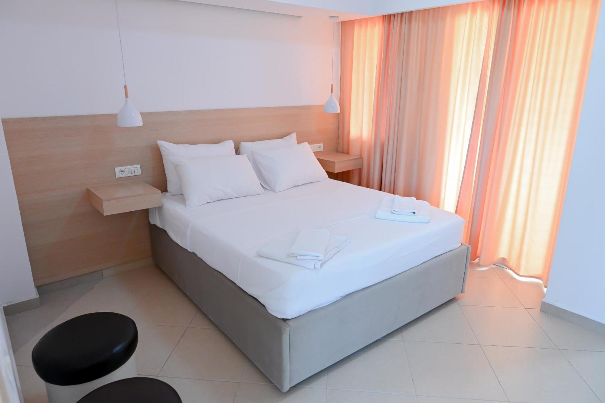 Hotel Kriti Max , Shengjin Shëngjin المظهر الخارجي الصورة