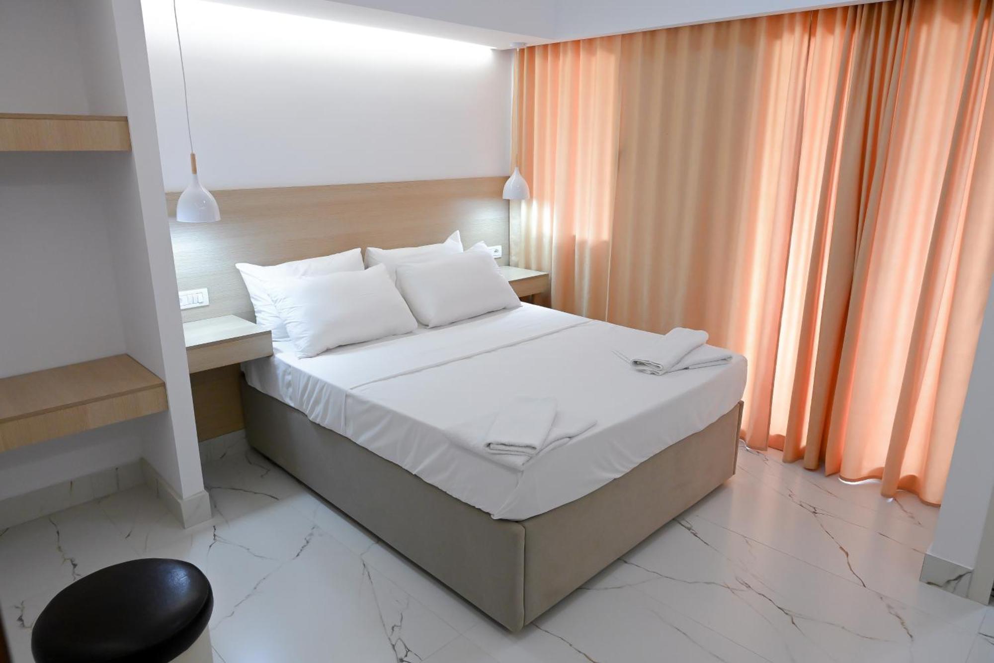 Hotel Kriti Max , Shengjin Shëngjin المظهر الخارجي الصورة