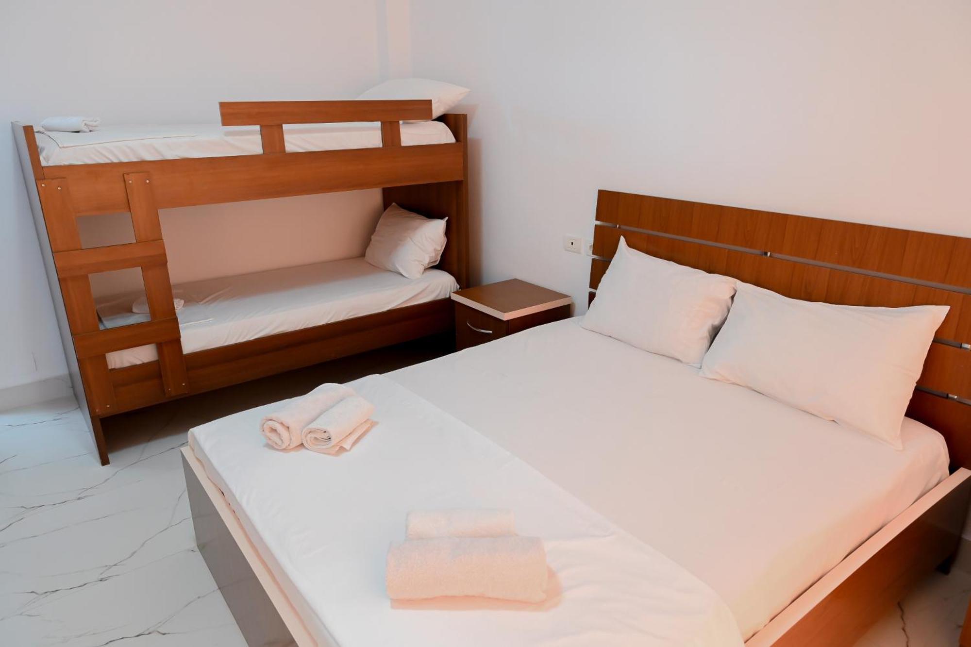 Hotel Kriti Max , Shengjin Shëngjin المظهر الخارجي الصورة