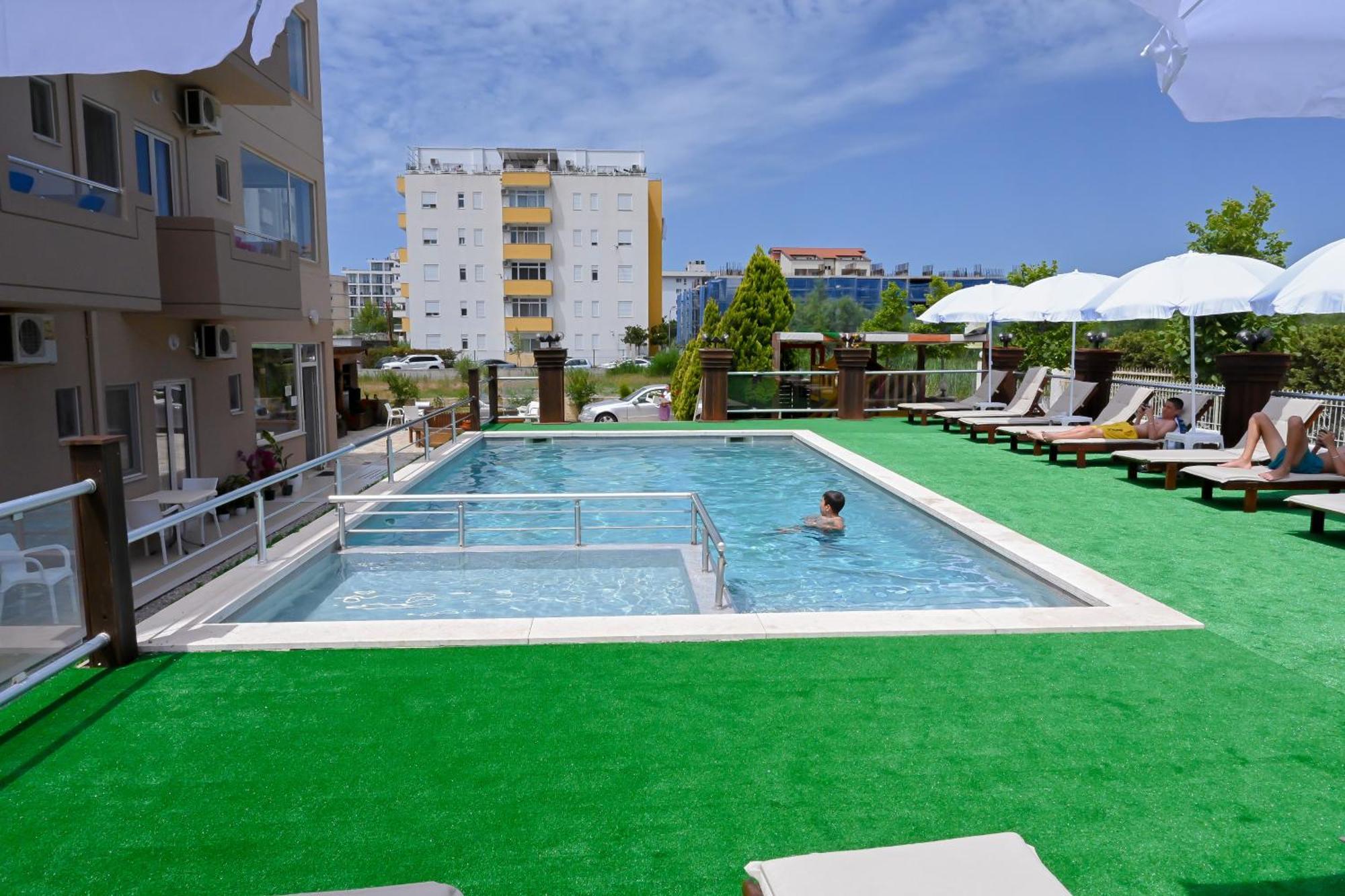 Hotel Kriti Max , Shengjin Shëngjin المظهر الخارجي الصورة
